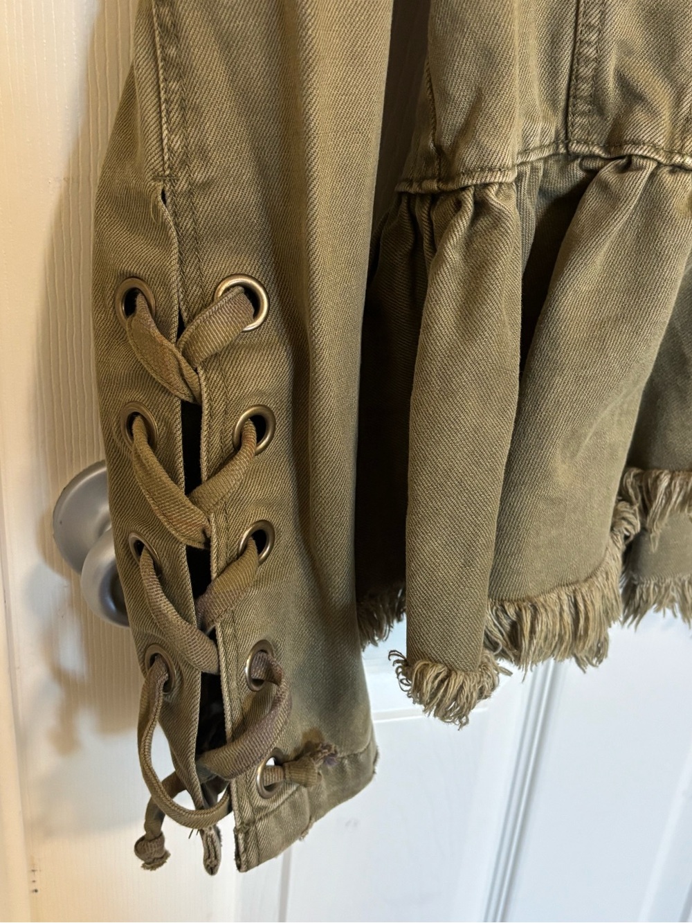 Free People Olive Ruffle Hem Denim Jacket Lace‑Up Cuffs XS - Picture 9 of 13